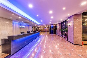 Leslie Hotel