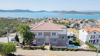 Cunda Piano Otel