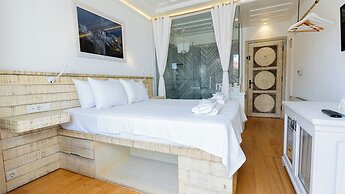 Cunda Piano Otel