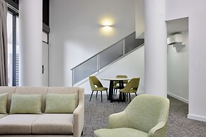Meriton Suites Waterloo