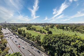 Meriton Suites Waterloo