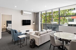Meriton Suites Waterloo