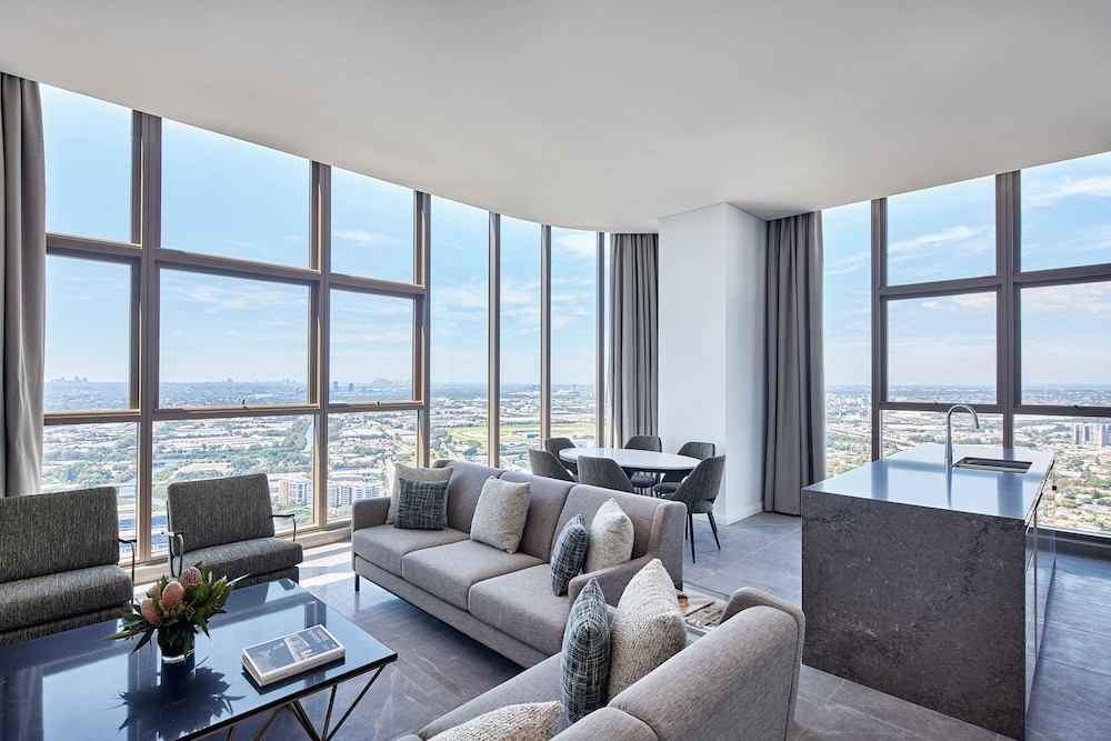 Meriton Suites George Street, Parramatta