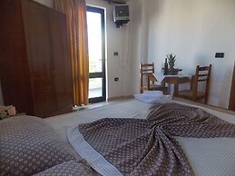 Blue Saranda Hotel