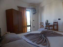 Blue Saranda Hotel
