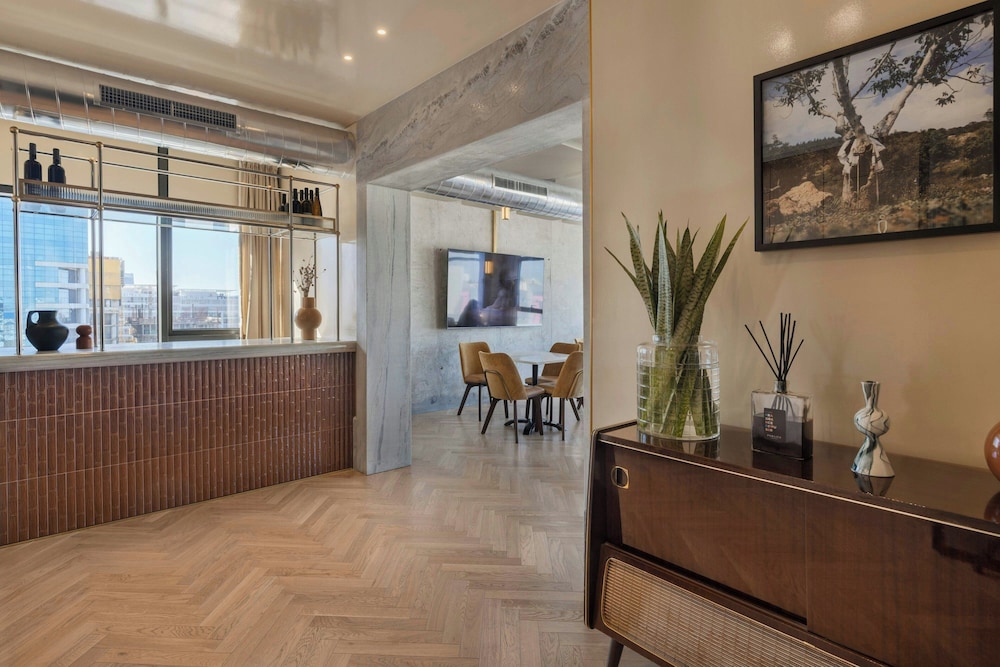 Publica Isrotel, Autograph Collection