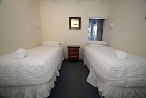 Akaroa Village Inn