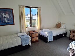 Akaroa Village Inn