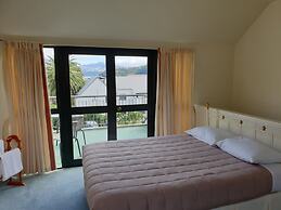 Akaroa Village Inn