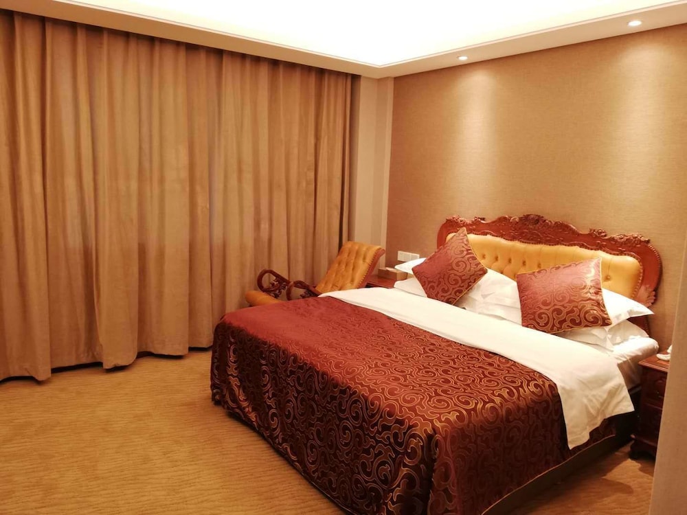 Hongluyuan Ningjiang Grand Hotel