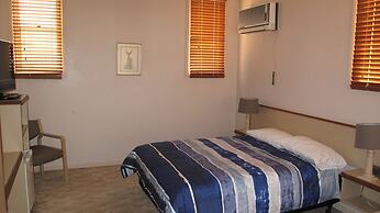 The Commercial Hotel