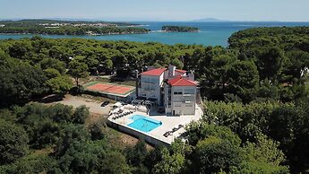 Premantura Resort - Hotel & Restaurant