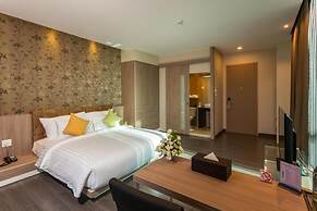 Ton Aoi Grand Hotel