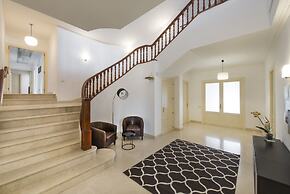 Olala Sea&City View Villa