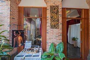 Cambana Residence