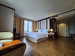 Alexander Hotel