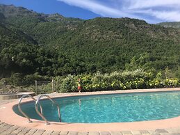 Los Quenes River Lodge