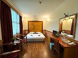 Flora Place Hotel
