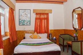 Hotel Om's Home