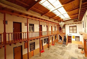 Hotel Om's Home