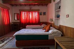Hotel Om's Home