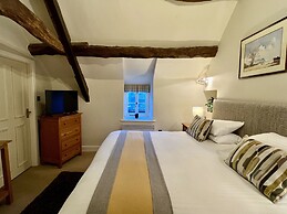 Castle Cottage Inn