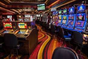 Skyline Hotel & Casino