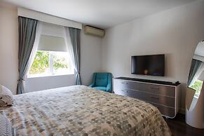 Blue Bay Apartments