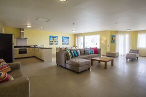 Blue Bay Apartments