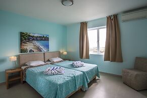 Blue Bay Apartments