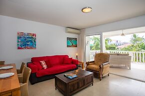 Blue Bay Apartments