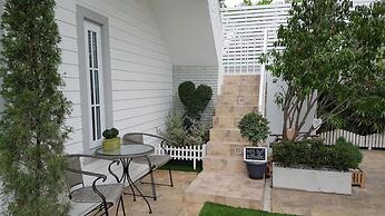 Vanida Antique Home