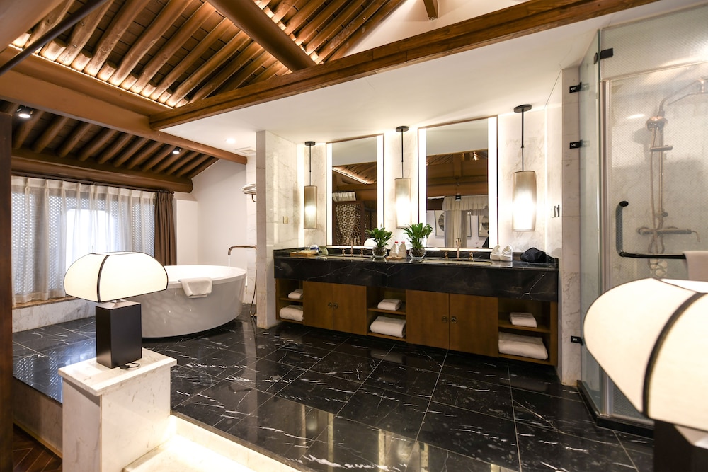 Water Hotel Pingyao