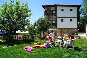 Dadibra Konak