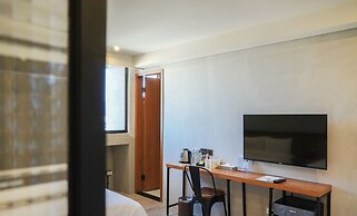Central Land Hotel