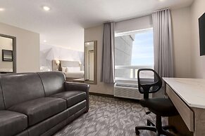 Days Inn by Wyndham Calgary North Balzac