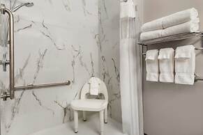 Days Inn by Wyndham Calgary North Balzac