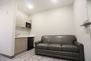 Days Inn by Wyndham Calgary North Balzac