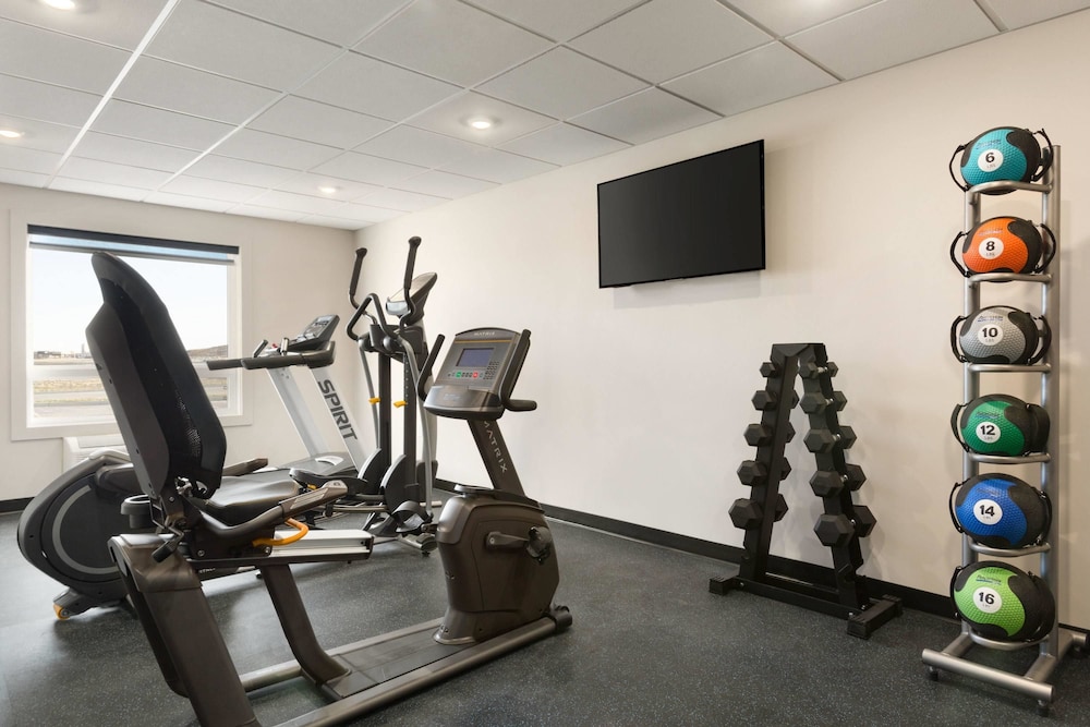 Days Inn by Wyndham Calgary North Balzac