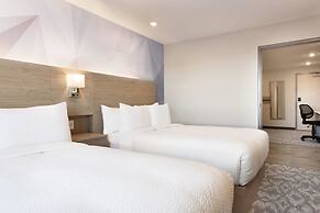 Days Inn by Wyndham Calgary North Balzac