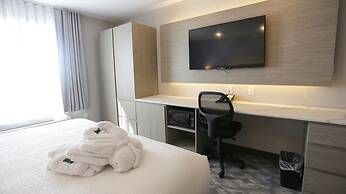 Days Inn by Wyndham Calgary North Balzac