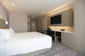 Days Inn by Wyndham Calgary North Balzac