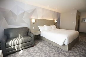 Days Inn by Wyndham Calgary North Balzac