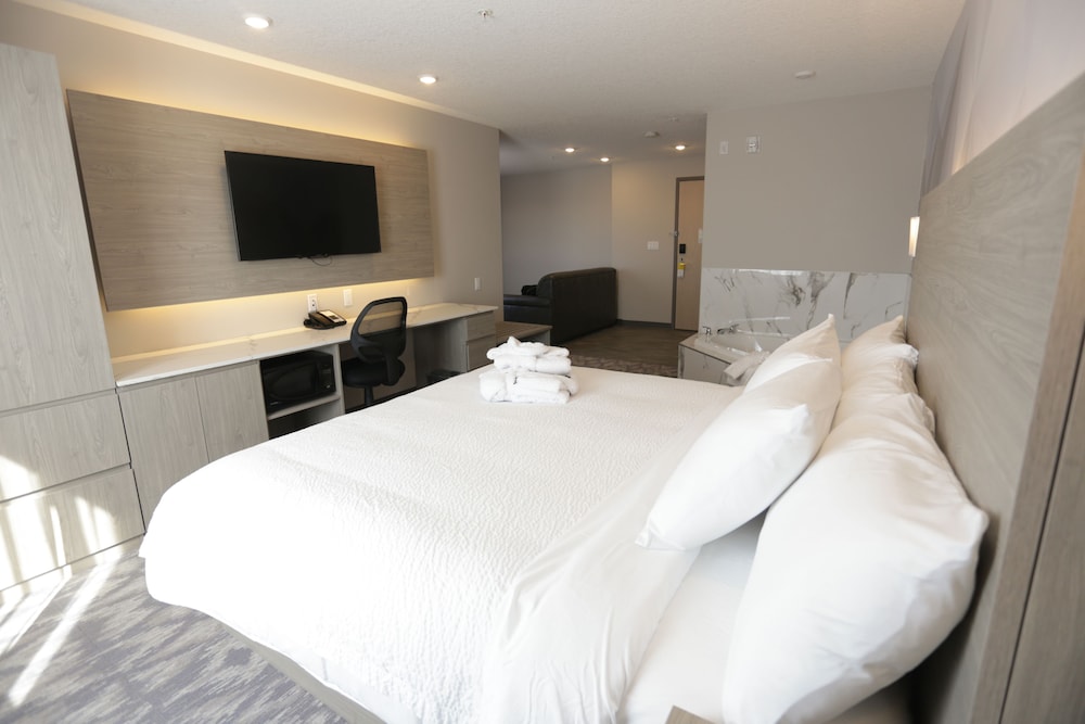 Days Inn by Wyndham Calgary North Balzac