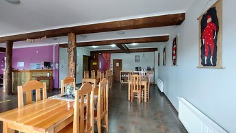 Hostal La Base