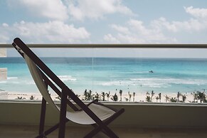 Hotel NYX Cancun All Inclusive