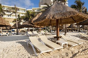 Hotel NYX Cancun All Inclusive