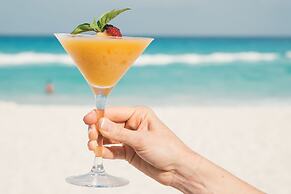 Hotel NYX Cancun All Inclusive