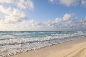 Hotel NYX Cancun All Inclusive
