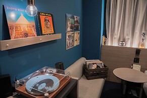 Hotel She, Osaka